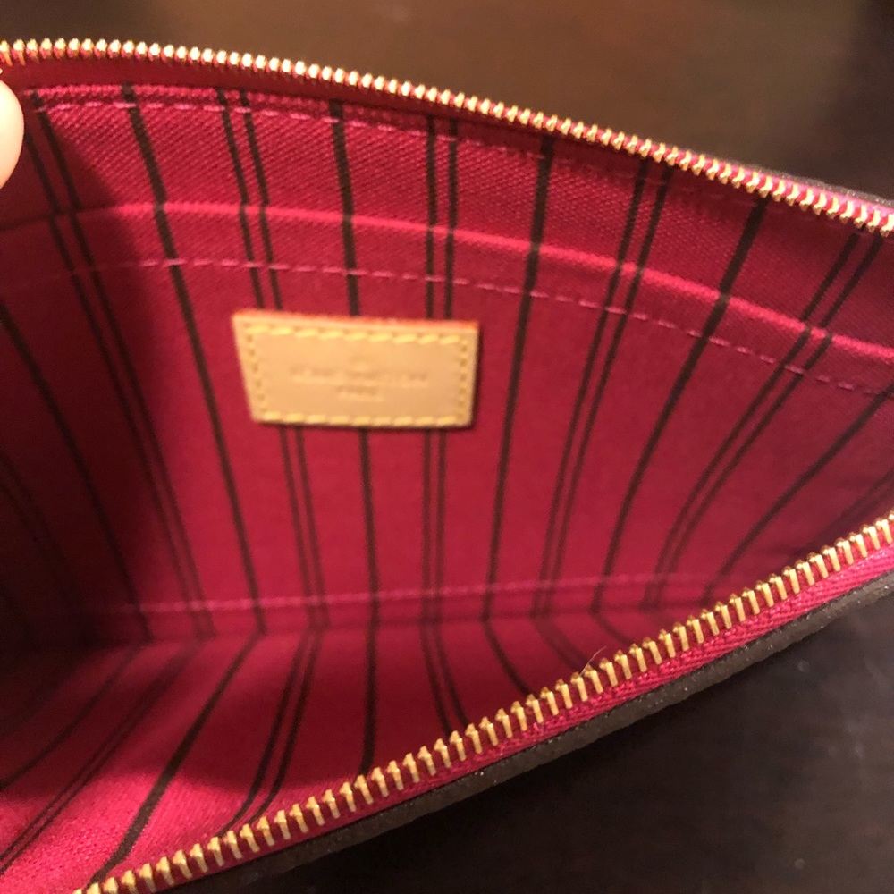 Louis Vuitton Neverfull GM pouch - Picture 2 of 4